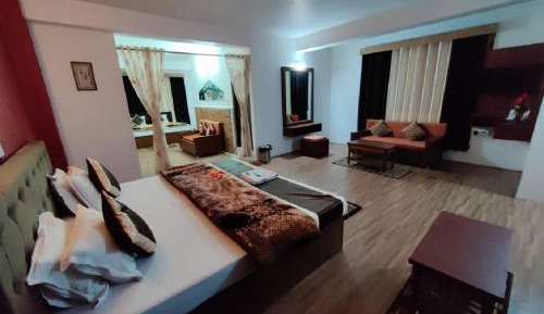 Family Room with Mountain View