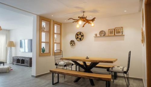 Three-Bedroom Deluxe Apartment