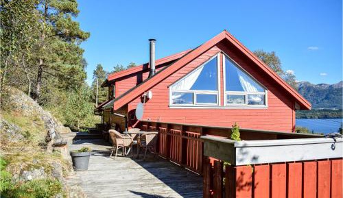 Three-Bedroom Holiday Home 