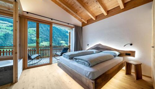 Superior One-Bedroom Apartment