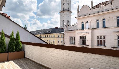 Superior King Room with Terrace, City View and Sofa - Non-Smoking