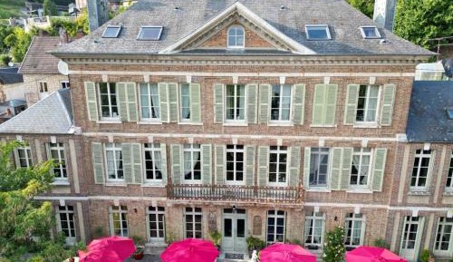 Villa with Garden View