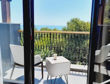 Queen Suite with Sea View