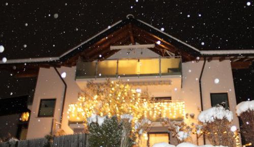 Apartment with Mountain View