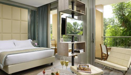 Junior Suite with Balcony and River View