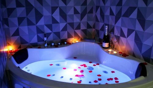 Studio with Spa Bath