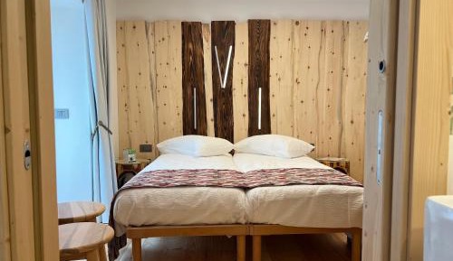 Deluxe Double or Twin Room with Balcony