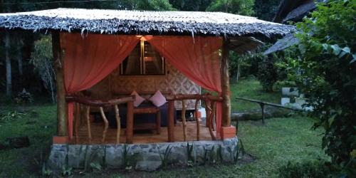 Bungalow with Garden View