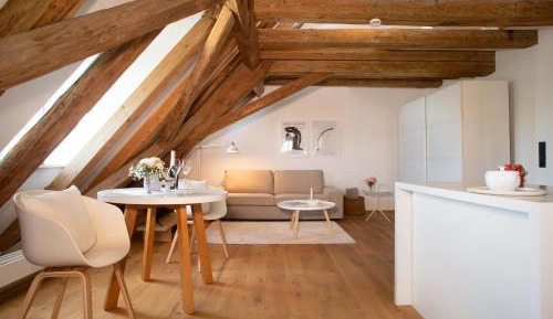 Superior One-Bedroom Apartment