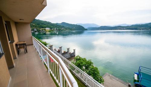 Apartment - Split Level