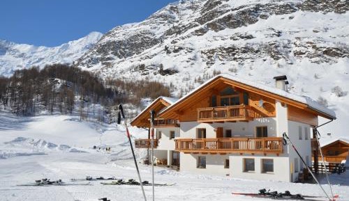 Superior One-Bedroom Apartment