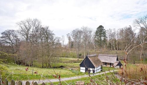 One-Bedroom Holiday Home