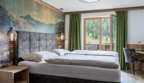 Deluxe Double Room with Shower