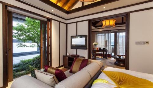 Hot spring Villa - King