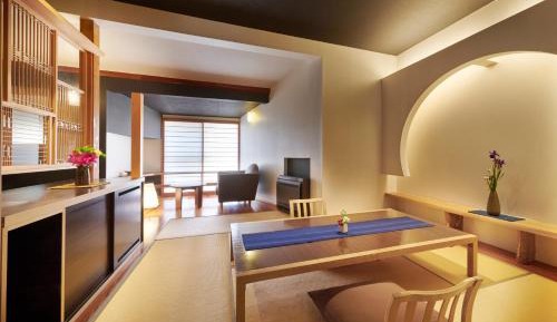 Superior Room with Tatami Area with Hot Spring Bath