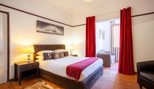 Luxury Guest House with 2 Game Drives