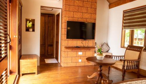 Queen Room with Garden View