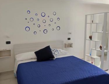 Deluxe Room (2 Adults + 1 Child)