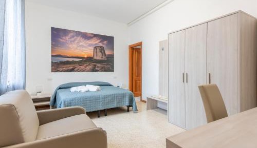 Deluxe Room (2 Adults + 1 Child)