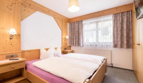 Apartment with Shower