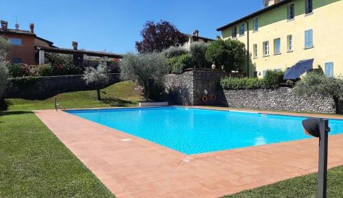 Superior One-Bedroom Apartment