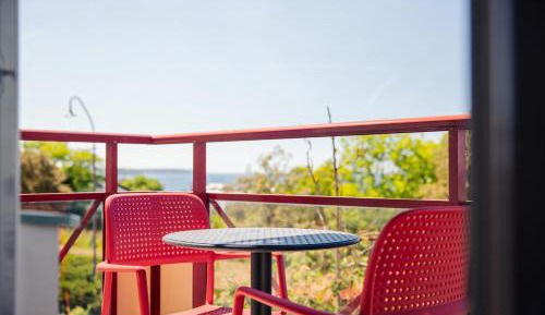 One-Bedroom Apartment with Ocean View and Balcony