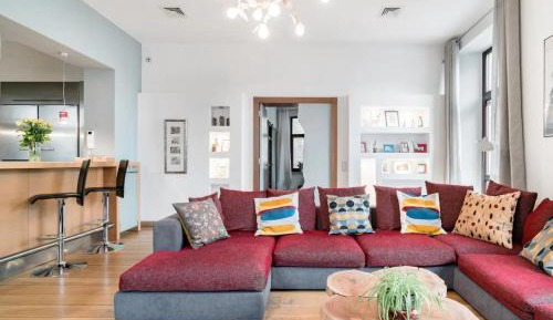 Luxury Three-Bedroom Apartment with Two Bathrooms - 2 Sw. Agnieszki Street