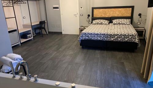 Deluxe Double or Twin Room with Spa Bath