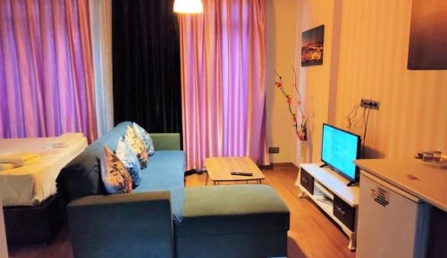 King Studio with Sofa Bed