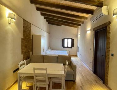 King Studio with Sofa Bed