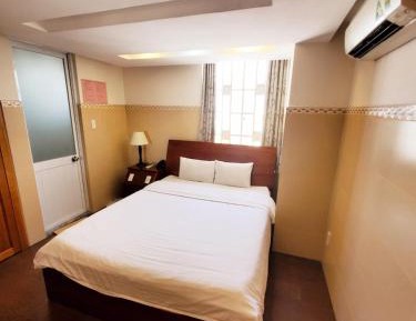 Standard Double Room with Shared Bathroom