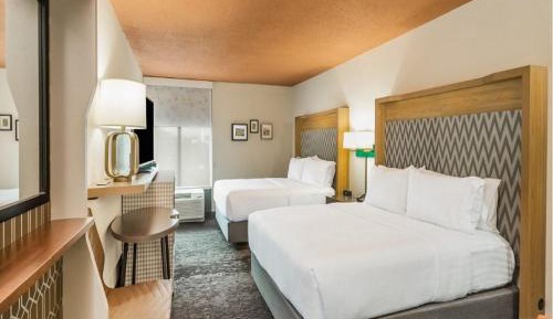 Standard Queen Room with Two Queen Beds