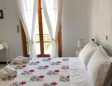 Quadruple Room with Shared Bathroom