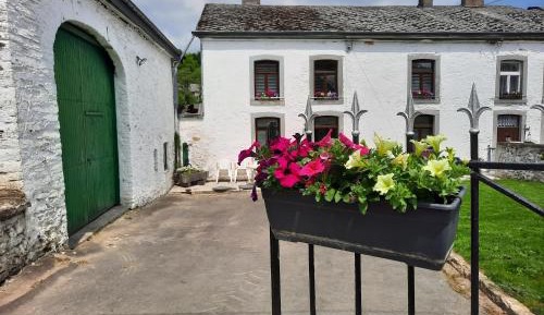 Cottage with Garden View