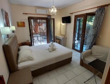 Studio with Mountain View