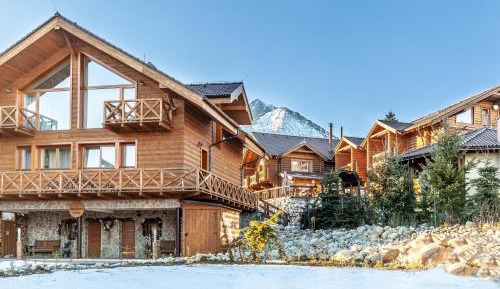 Apartment with Mountain View