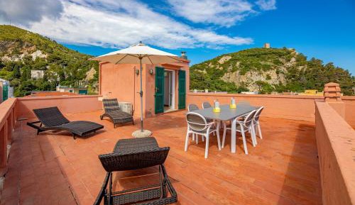 Studio with Terrace - Split Level