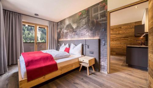 Superior One-Bedroom Apartment with Balcony