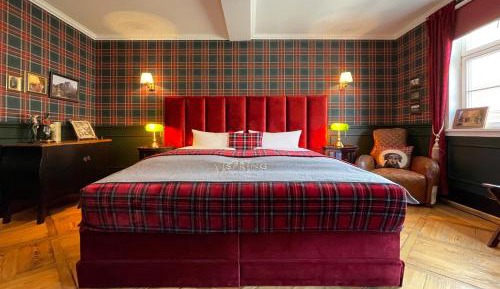 Deluxe Double Room with Shower