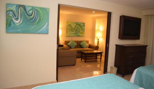 Queen Suite with Sea View