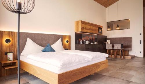 Apartment with Lake View