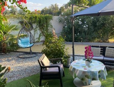 Apartment with Garden View