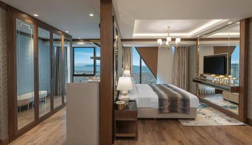 Presidential Suite with King Size Bed