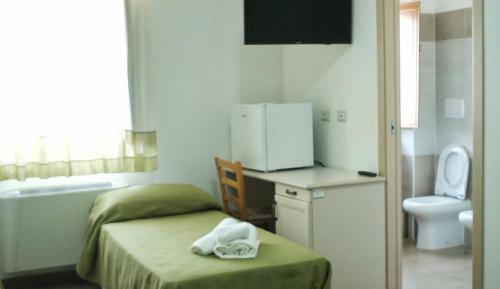 Single Room with Private Bathroom