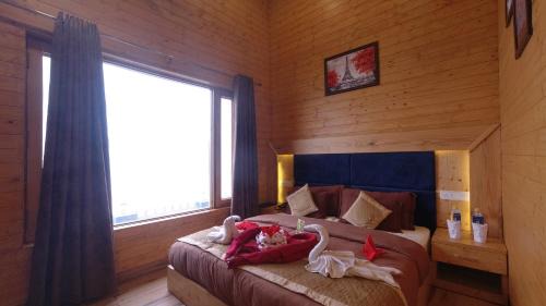 King Studio with Sofa Bed