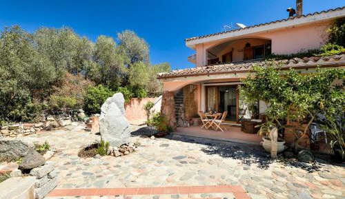 Superior One-Bedroom Apartment