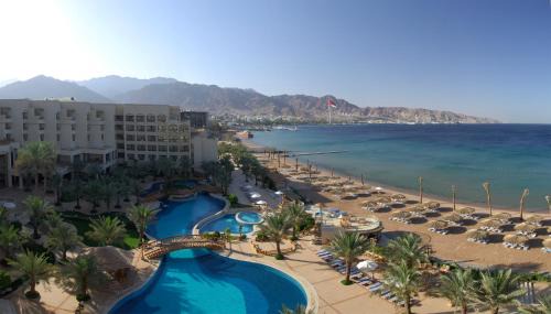 Panoramic King Club Room