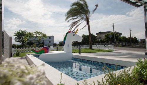 Villa with Garden View