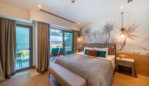 Family Room with Land View 