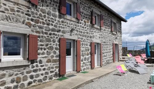 Holiday Home (13 Adults)